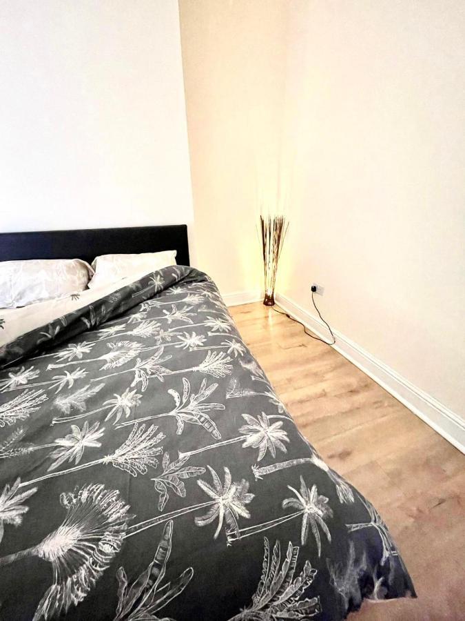 Relax Dotcom Manchester Exterior foto